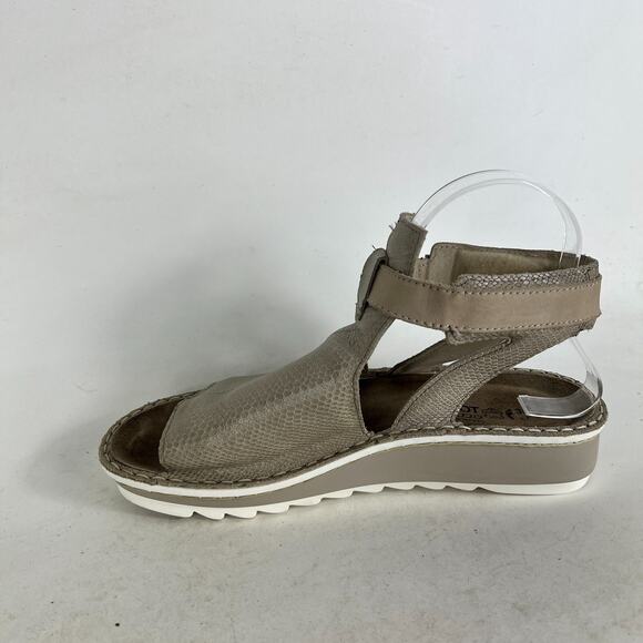 Naot Verbena Sandals Women's 7.5 Beige Buckle Snakeskin Ankle Strap Open Toe - Picture 6 of 9